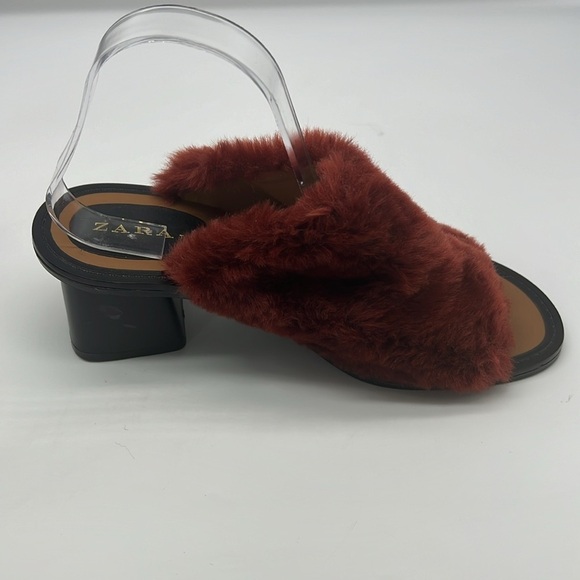 Zara - Brick Red Faux Fur  Slip On Open Toe Wide Block Mule Heels Size 39 - Picture 13 of 14